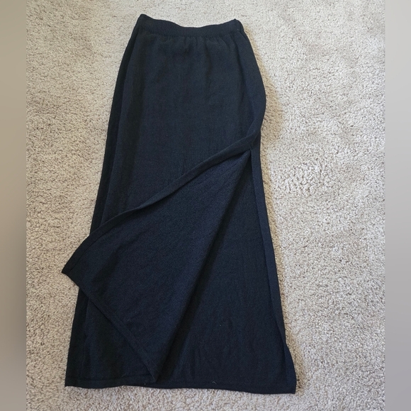 St. John Evening Santana Knit Long Maxi Skirt in Black 21" Side Slit Size 10 - Picture 15 of 16